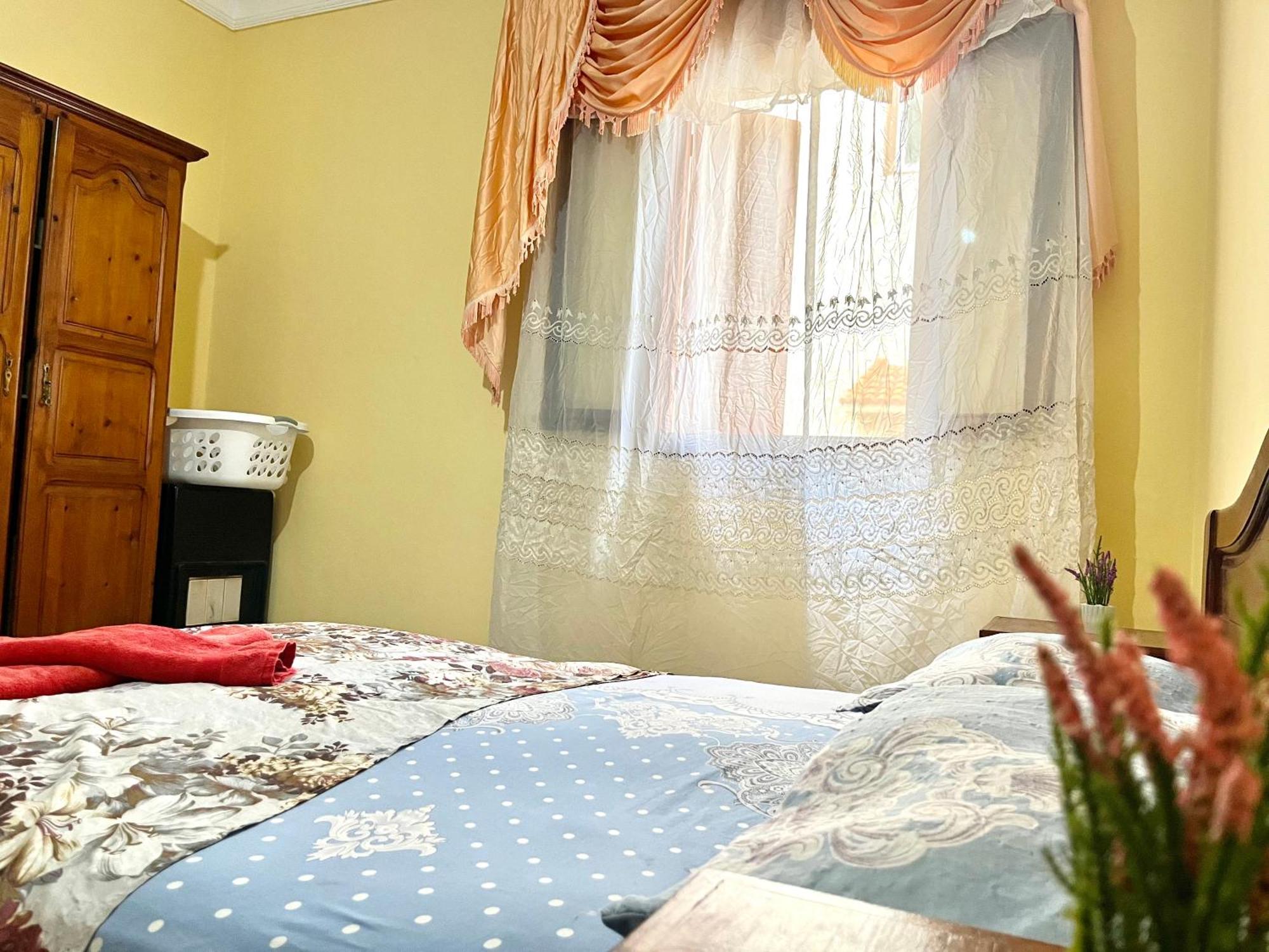 Soleado Al Lado De La Preciosa Medina , A 3 Minutos De La Playa Andando I Apartamento *